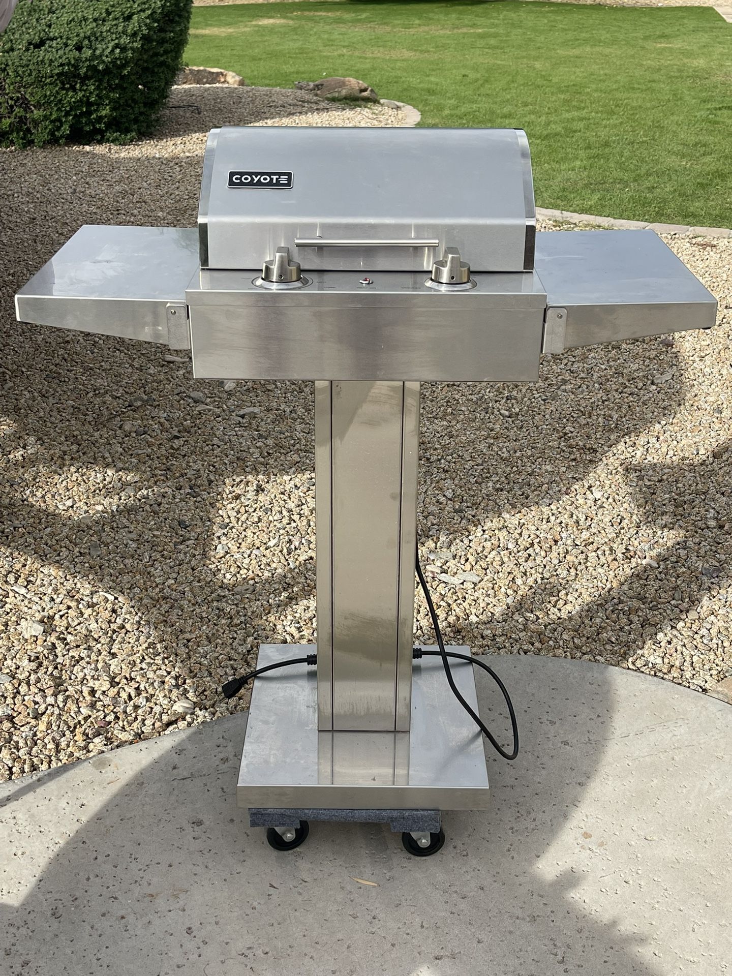 Coyote Electric BBQ Grill