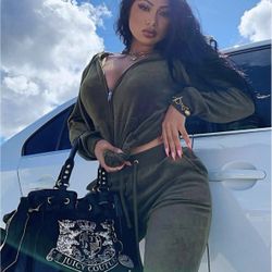 Fashion Nova 2 Piece Velour Set Size Medium NEW WITH TAGS