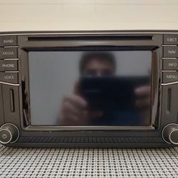 OEM VW JETTA/GOLF/GTI RADIO UNIT.