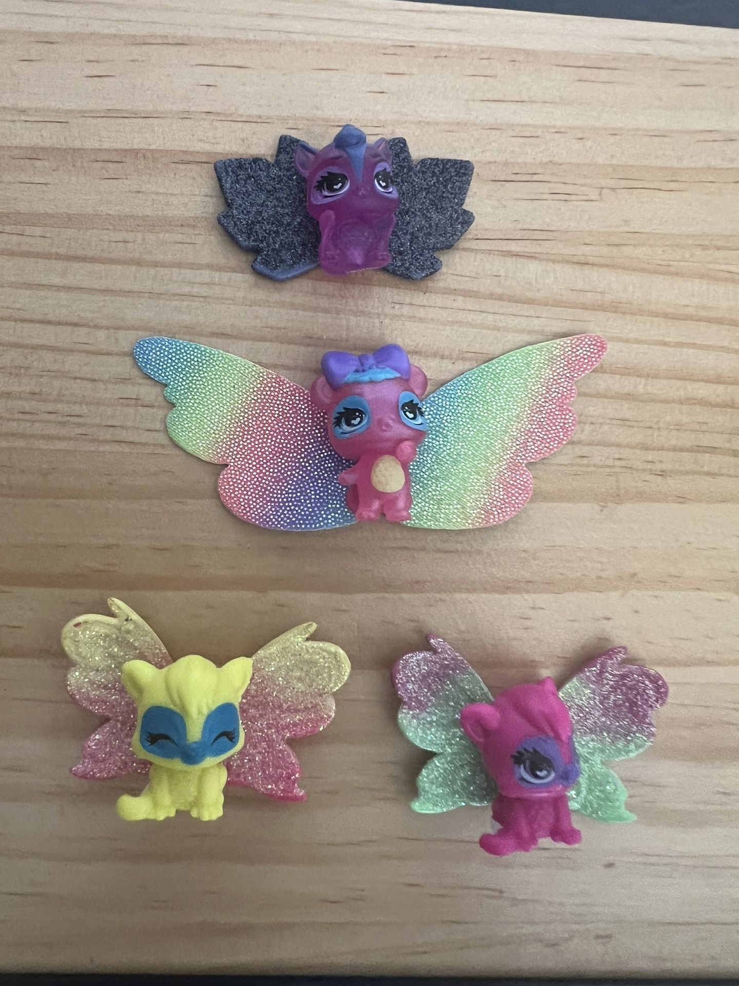 HATCHIMALS - 4 TOTAL - One Large and 3 Small - COLLECEGGTIBLES - LIKE NEW