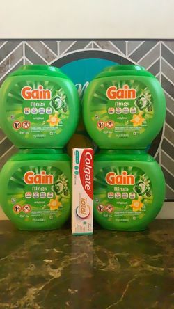 Gain Flings Original Laundry Pods Bundle x4 + Colgate Total Toothpaste