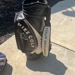 Nike Tour Accuracy Staff Golf Bag 