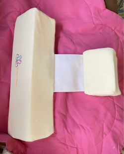 Anti roll wedge pillow