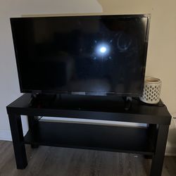 32” Smart Fire Tv With Remote And Tv Stand Table