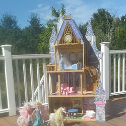 Kidcraft Disney Cinderella Royal Dream Dollhouse +Dolls/Carriage/Horse