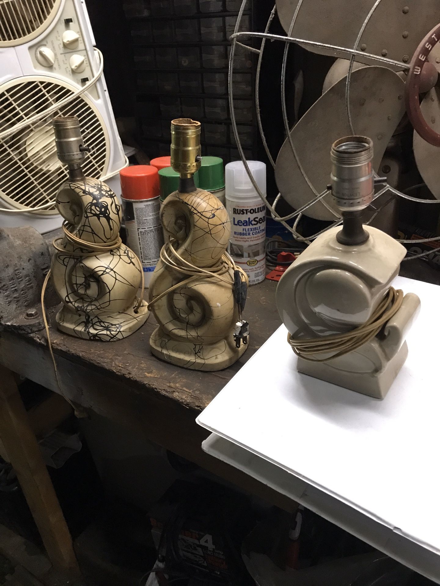 Mid century modern End table and 3 mid century modern lamps ... all 4 pieces for 1 price