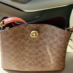 Almost NEW Coach Bag