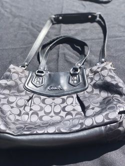 Authentic coach Purse & wristlet