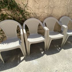 STACKABLE CHAIRS (LIGHT BROWN)