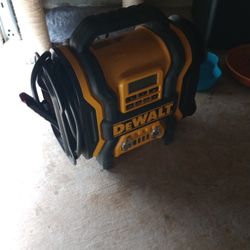 DeWalt Jump Box Air Comreessor