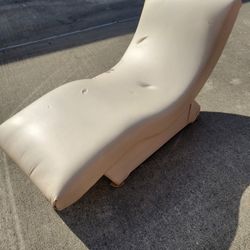 White Lounge Chair Chaise Lounger