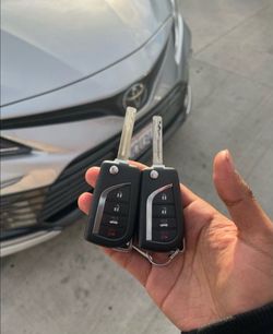 Car Keys N Remotes/ Llaves Con Control