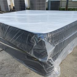 Queen Size Thick Pillow Top Bed Can Deliver 