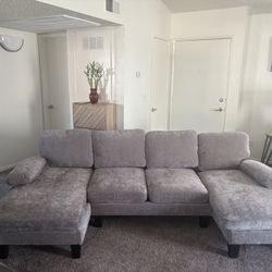 U Shape Couch With Detachable Cushions 