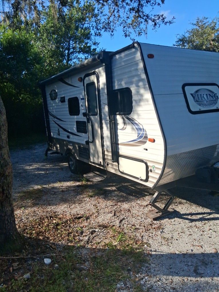 2016 Viking Camper