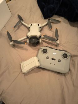 DJI Mini 4 pro Drone with Controller and Battery