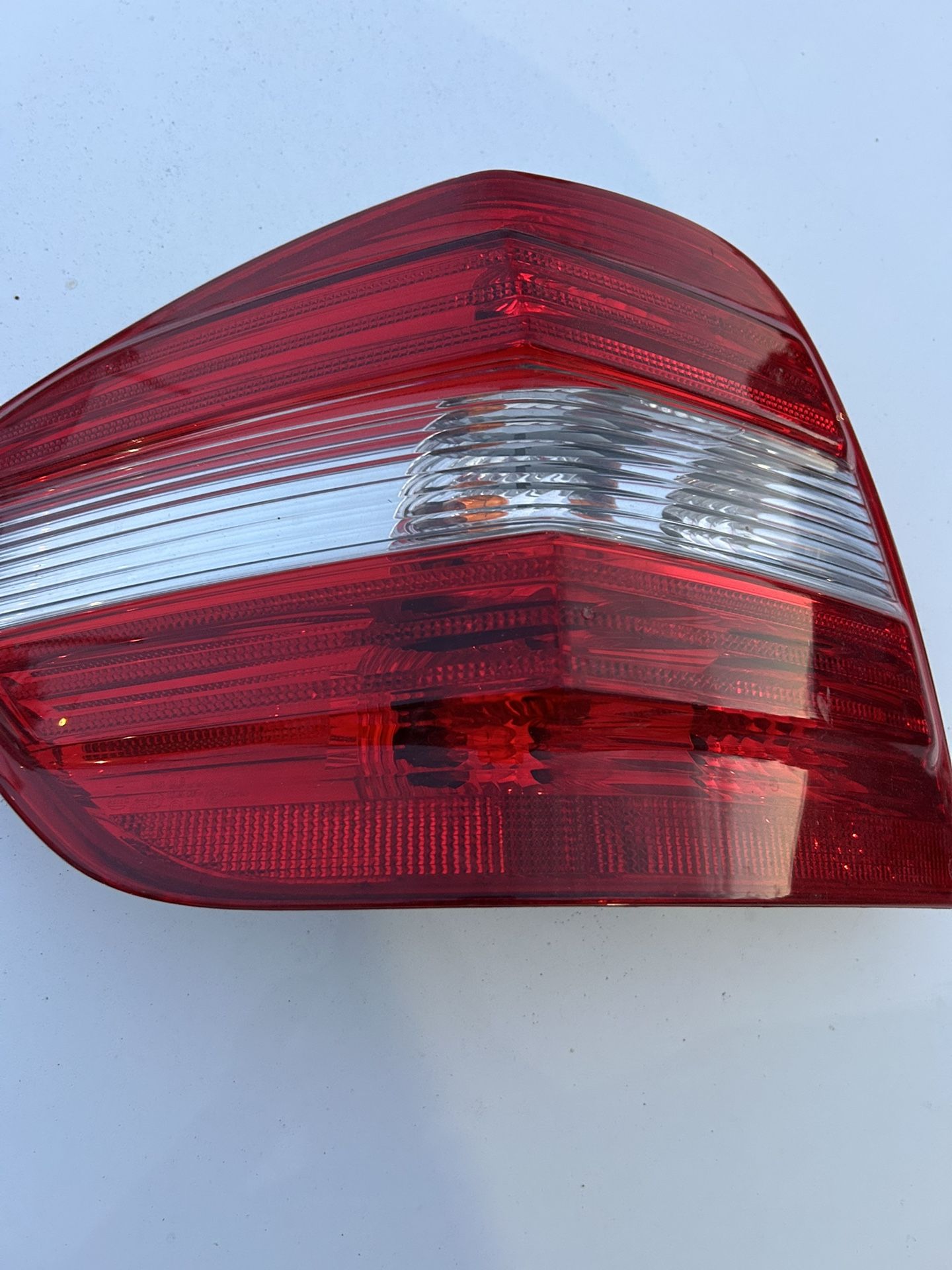 Replacement 2007 Mercedes Benz ML500 - Driver Side Halogen Tail Light,
