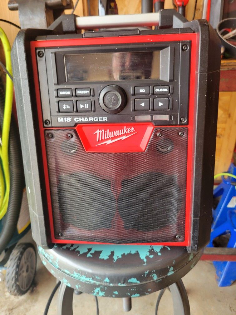 Milwaukee M18 Shop Stereo