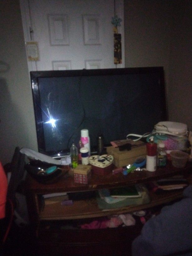 Panasonic 40inch Smart Tv. Sony 32inch Regular TV.