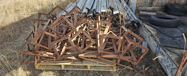 32 Modular/ Mobile Home Leveling Stands