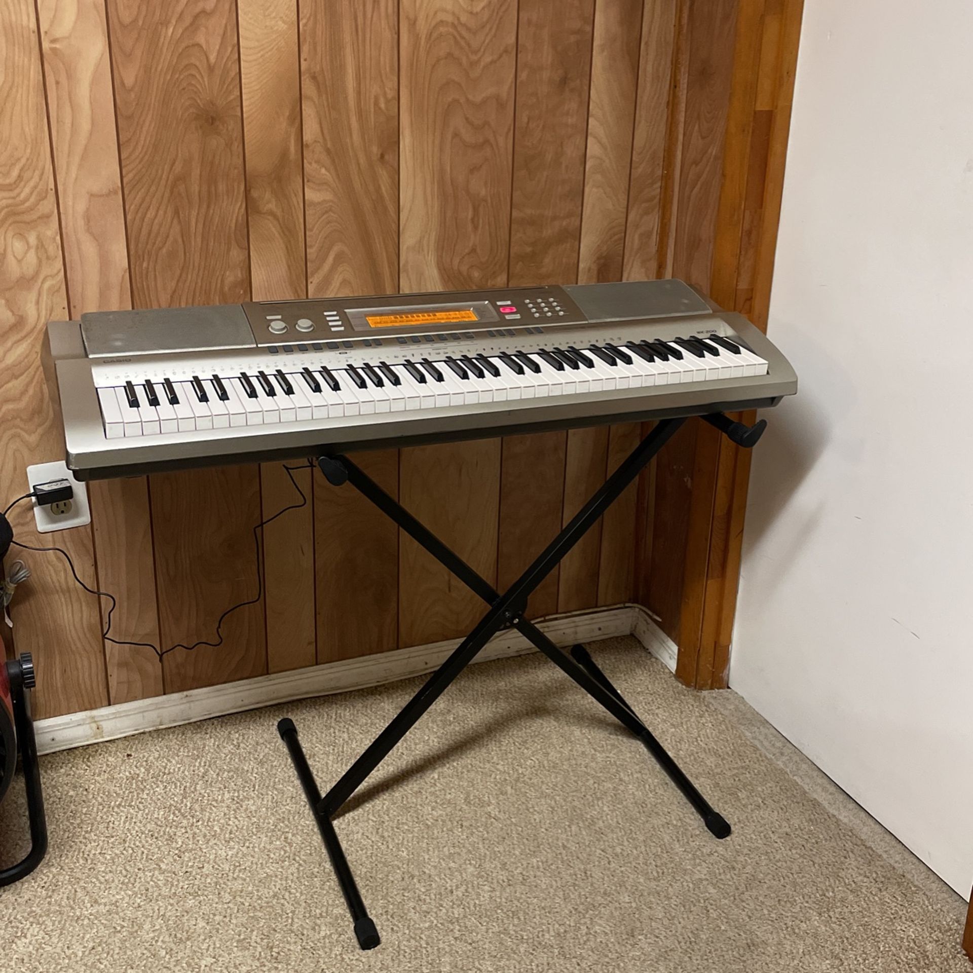 CASiO WK -200 77 keys buenas condiciones