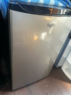 Whirlpool Mini Fridge with Freezer – Stainless Steel – Works Great