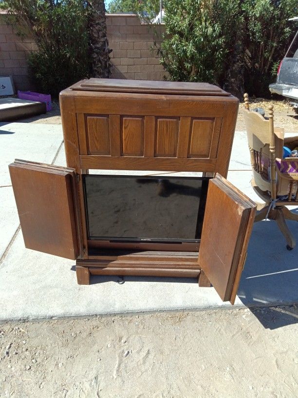 Ice Box, Antique W/Tv