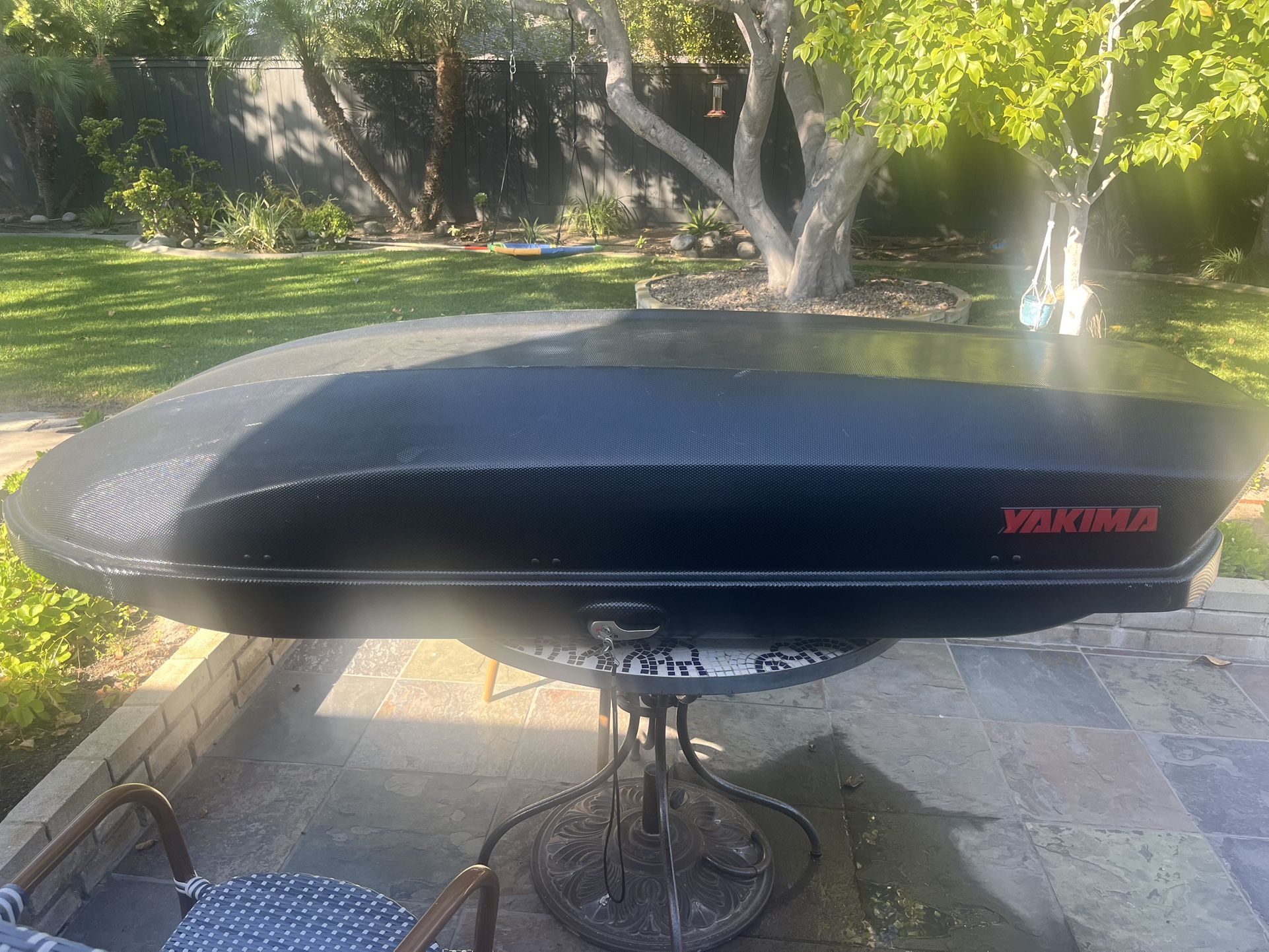 Yakima SkyBox 16 Carbonite Cargo Roof Box