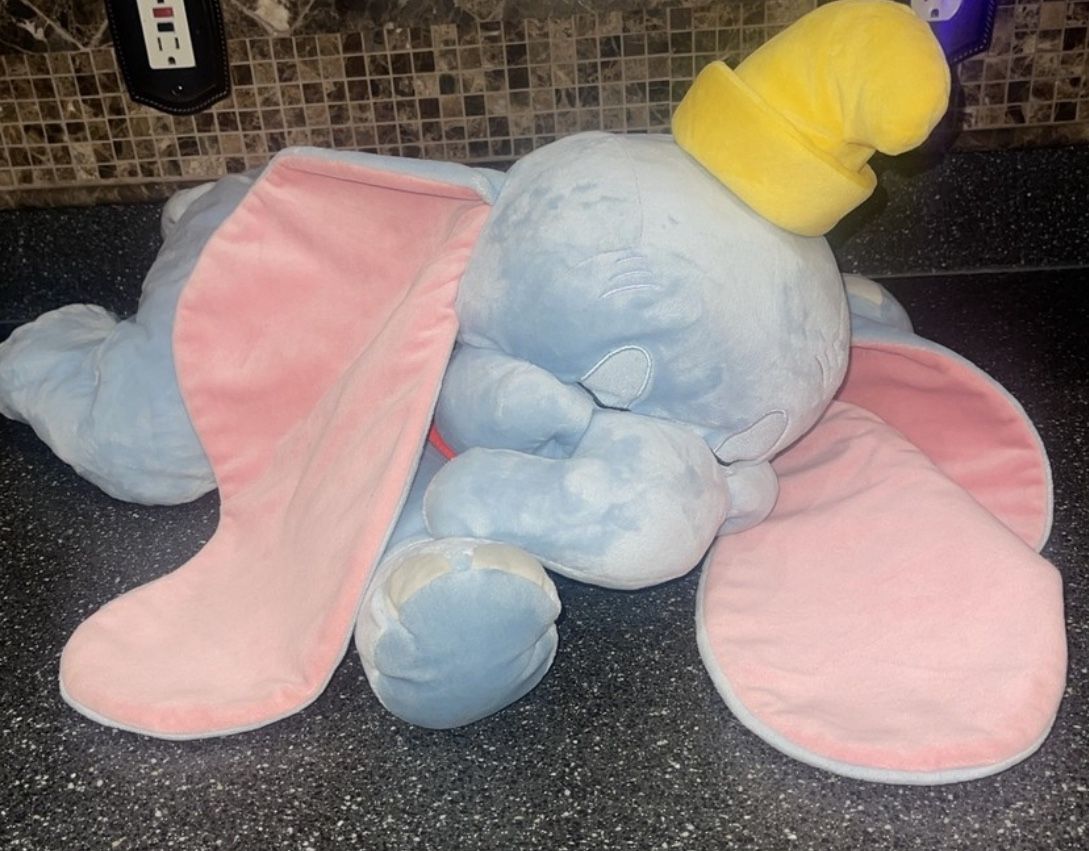 DISNEY PARKS SLEEPING DUMBO CUDDLEEZ PLUSH