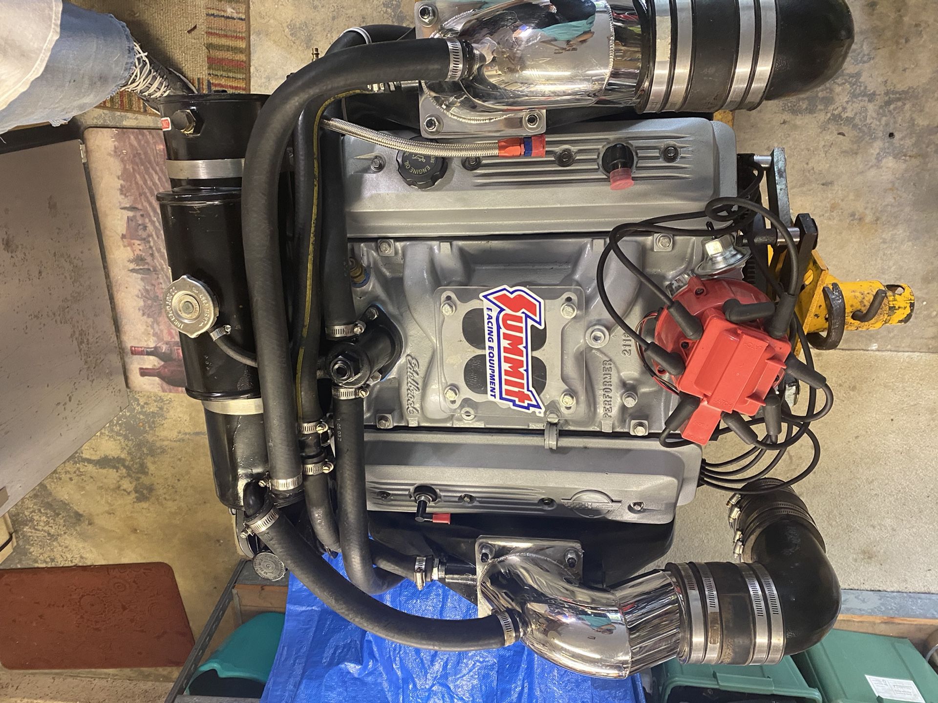 Photo 355 cu small block Chevy mercury marine engine