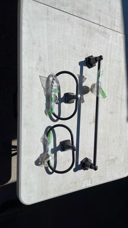 X1 towel rod and x2 hand towel holders