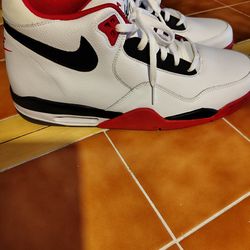 Size 14 mens Nike Air Flight 5. Wore 1 time indoors