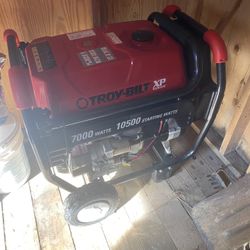Troy-Bilt TB7000 XP 7,000 Watts 10,500 Starting Watts Portable Generator