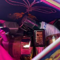 Estee Lauder Bag With Creams 