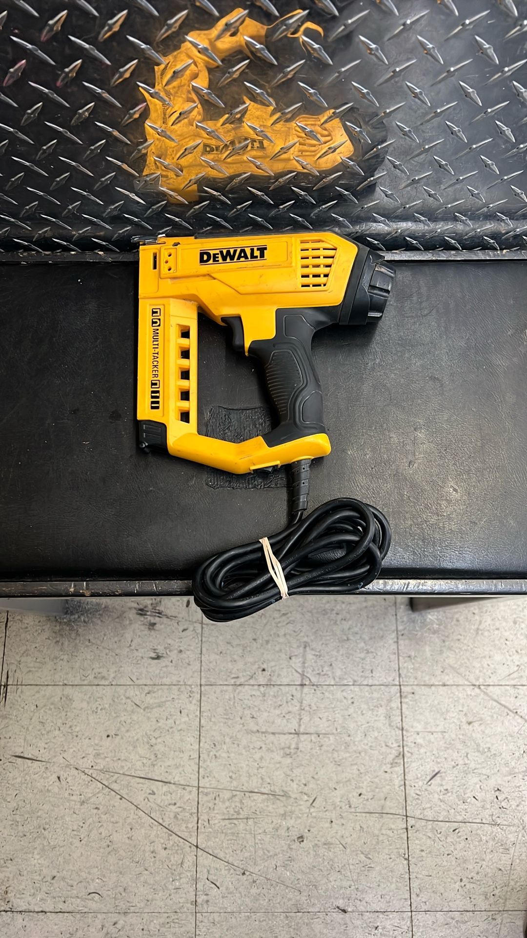 DeWalt 5-in-1 Electric Tacker Stapler & Brand Nailer DWHT75021