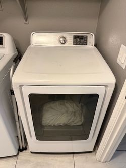 Samsung 7.5 cu. ft. Electric Dryer with MultiSteam
