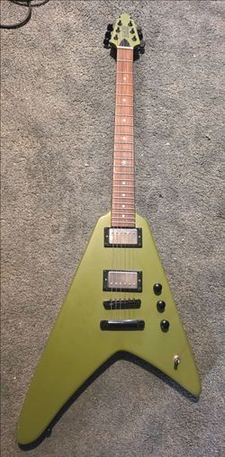 HardLuck Kings Kustom Series 6 “Outlaw” Flying V in Satin Matte Green