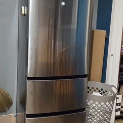 Slim Refrigerator 