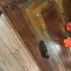 COFFE TABLE AND SIDE TABLE 