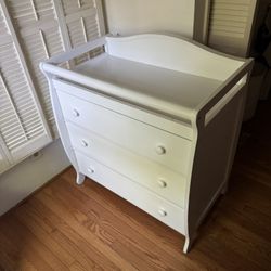 Changing Table With Drawers 