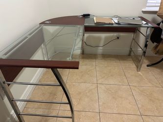 Corner desk/ escritorio de esquina
