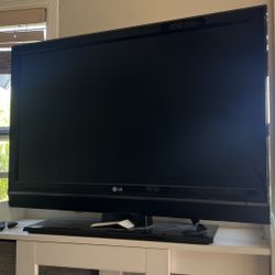 LG TV $30 OBO