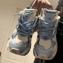 balenciaga runners 