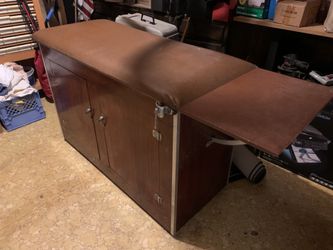 Doctor’s Exam Table And Cabinet
