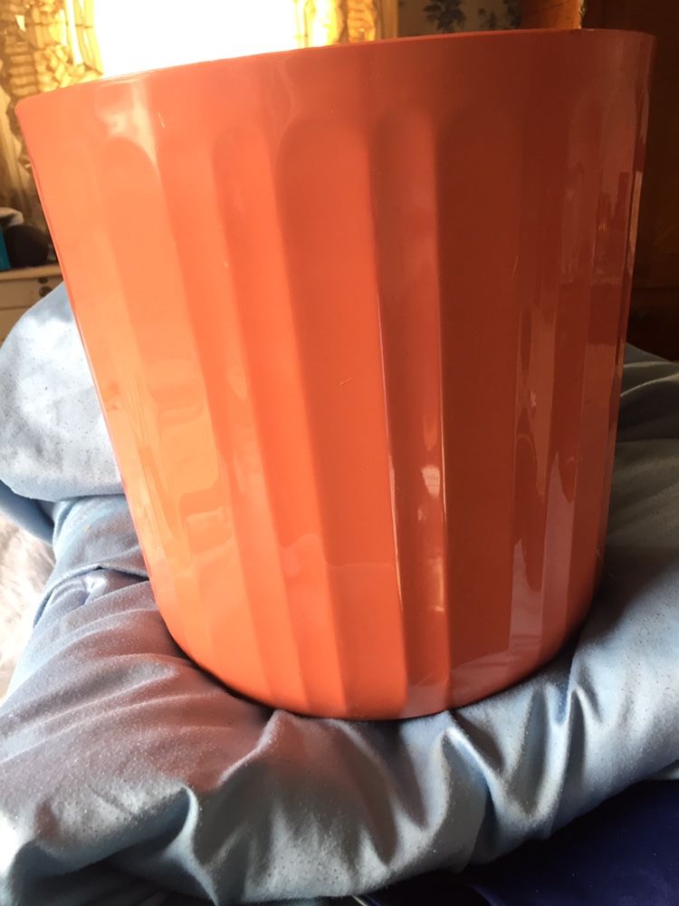 Tropic Escape Flower Pot