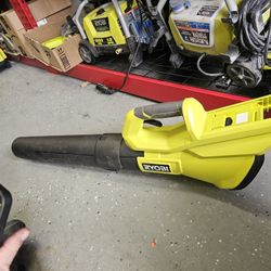 RYOBI

40V 120 MPH 550 CFM Cordless Battery Leaf Blower (Tool Only)