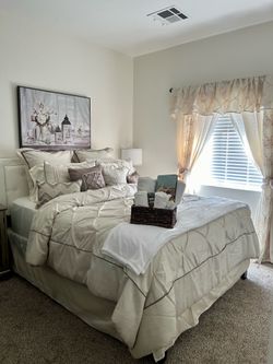 Lux Queen bed w side cabinet and desk