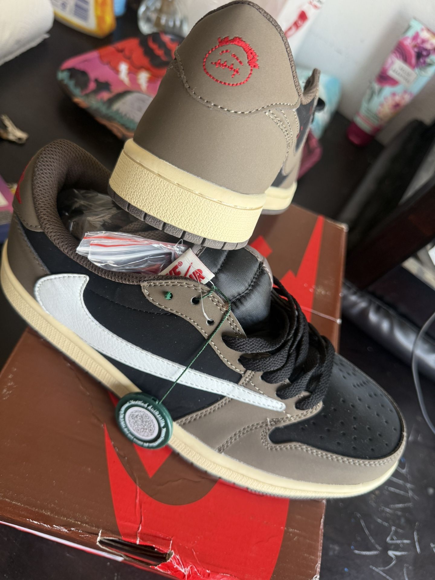 travis scott jordan 1 low mocha