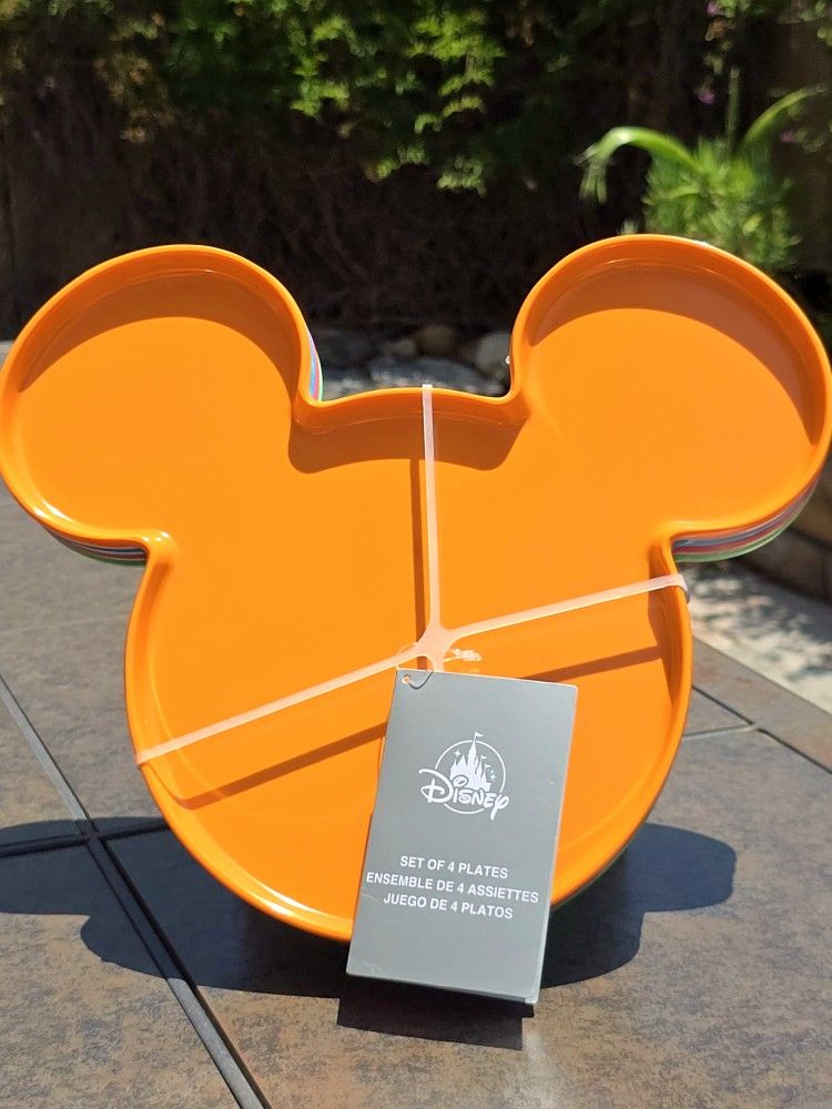 Disney Mickey Mouse Plastic Plate Set