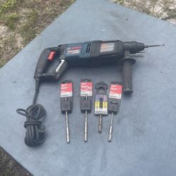 BOSCH 11255VSR BULLDOG XTREME Hammer drill , with bits